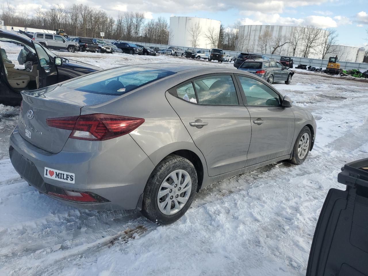2020 Hyundai Elantra - Image 3