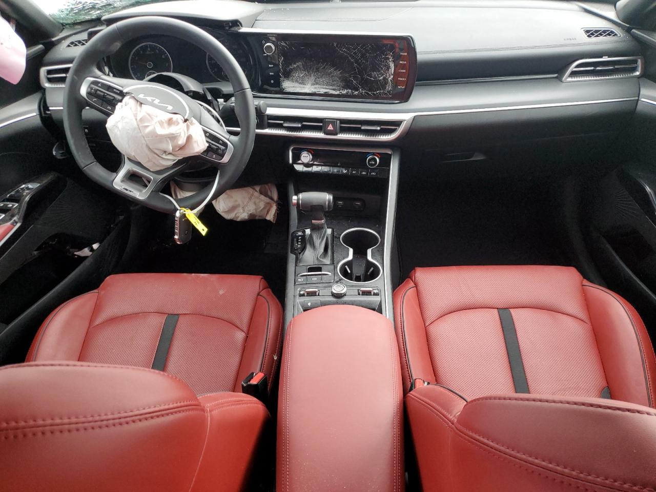 2024 Kia K5 - Image 8
