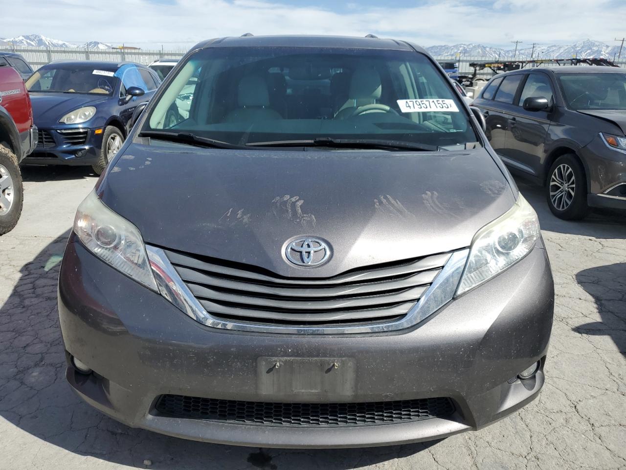 2012 Toyota Sienna - Image 6
