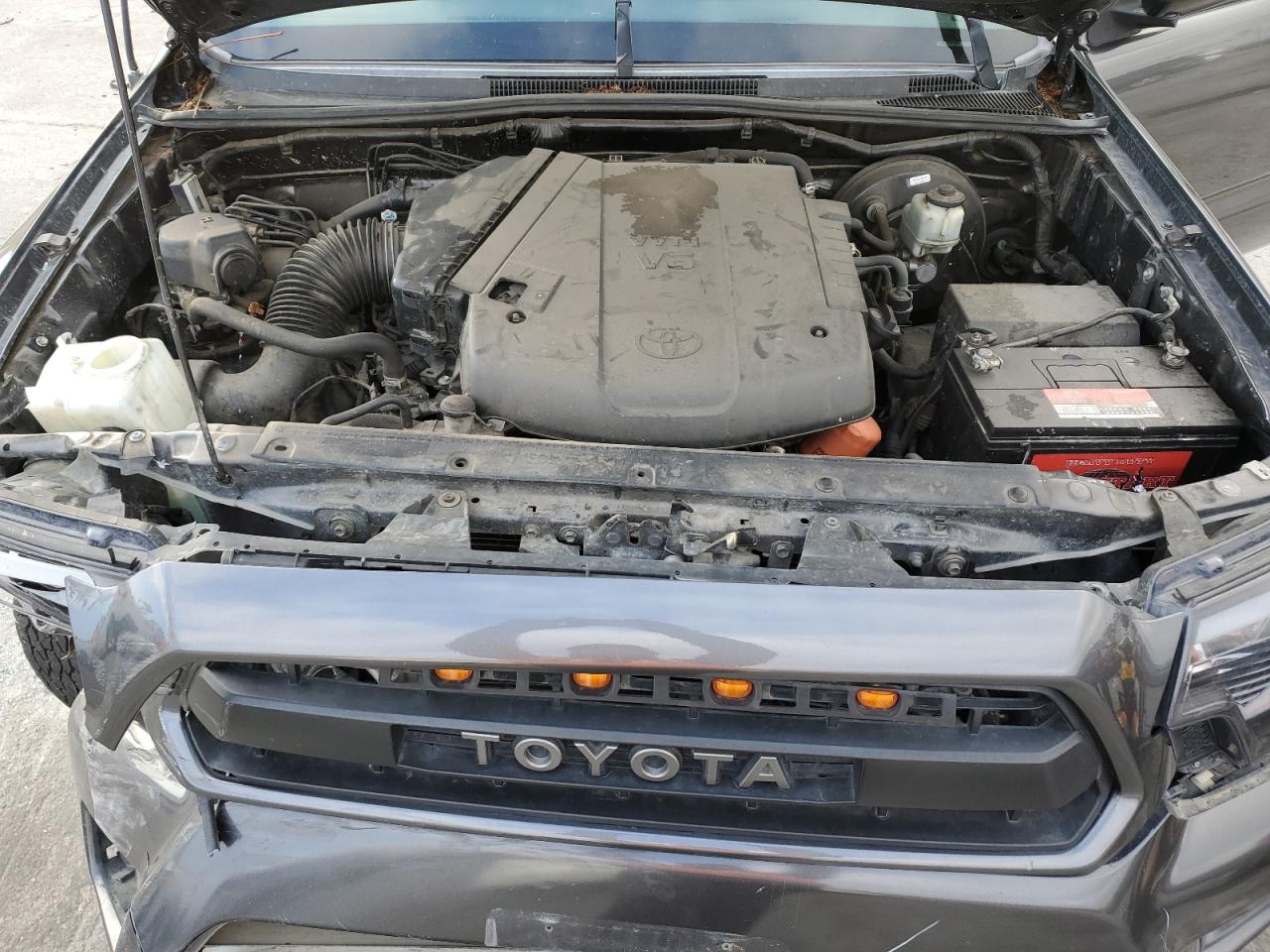 2015 Toyota Tacoma - Image 11