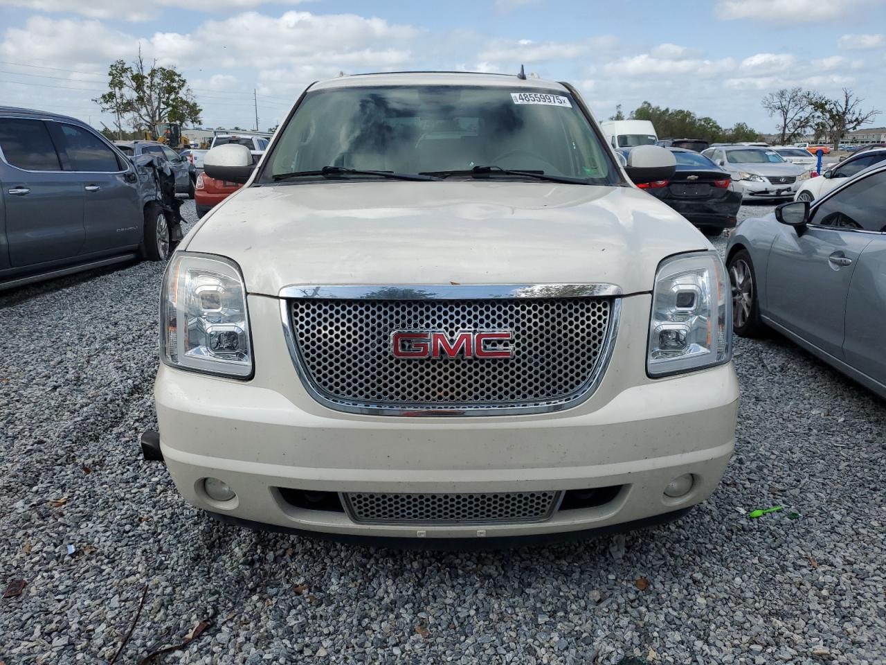2010 GMC Yukon - Image 5