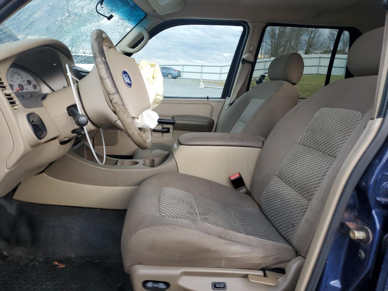 2005 Ford Explorer - Image 7