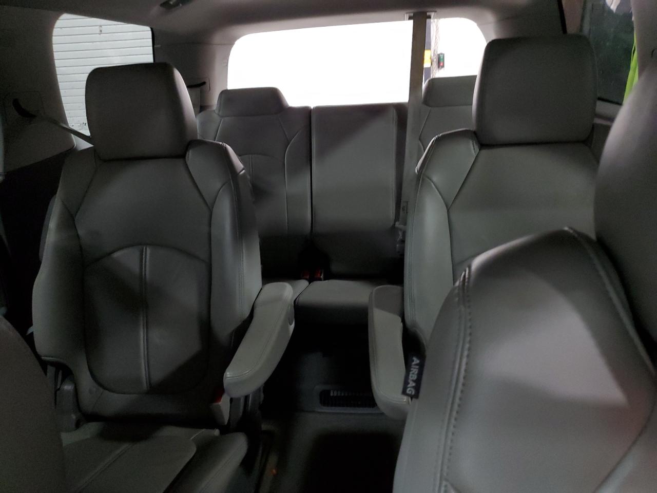 2015 GMC Acadia - Image 10