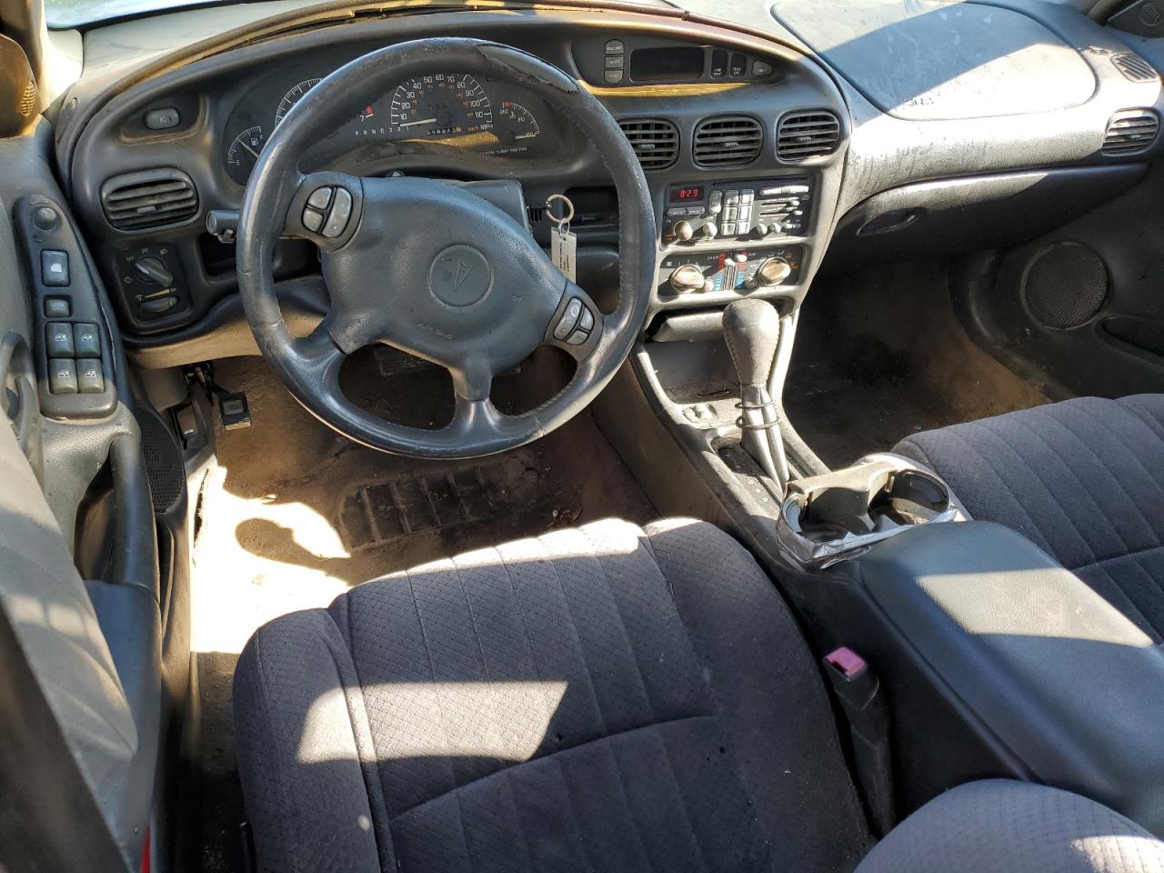 2002 Pontiac Grand Prix - Image 8