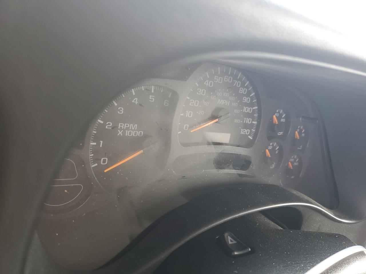 2004 GMC Sierra - Image 9