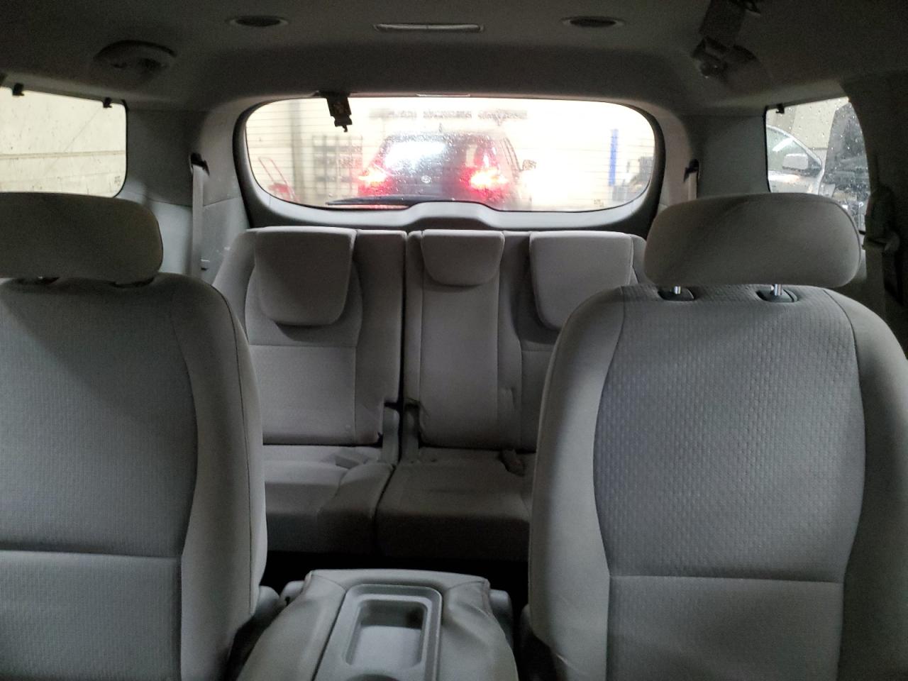 2016 Kia Sedona - Image 10