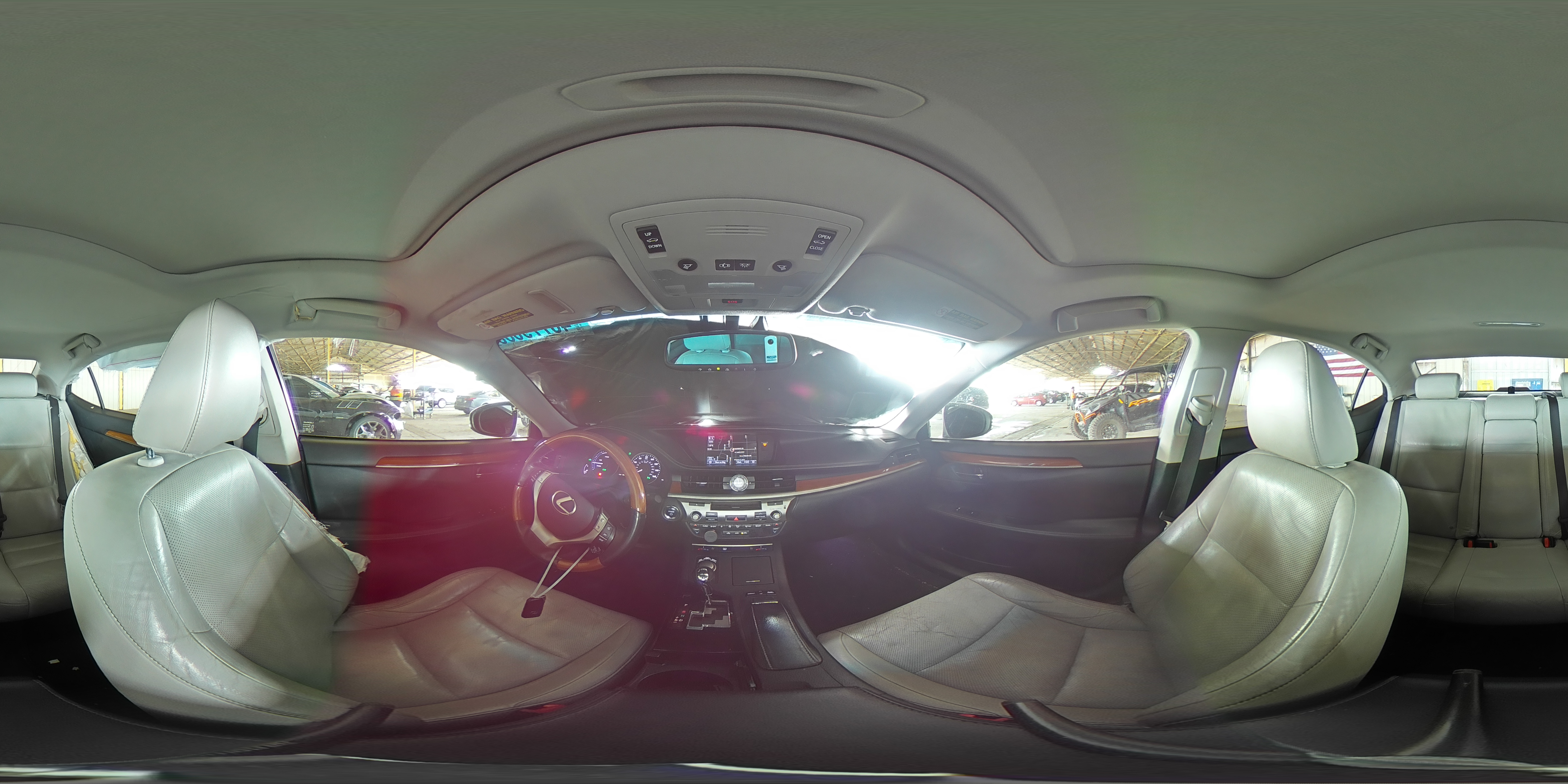 2013 Lexus ES - Image 12