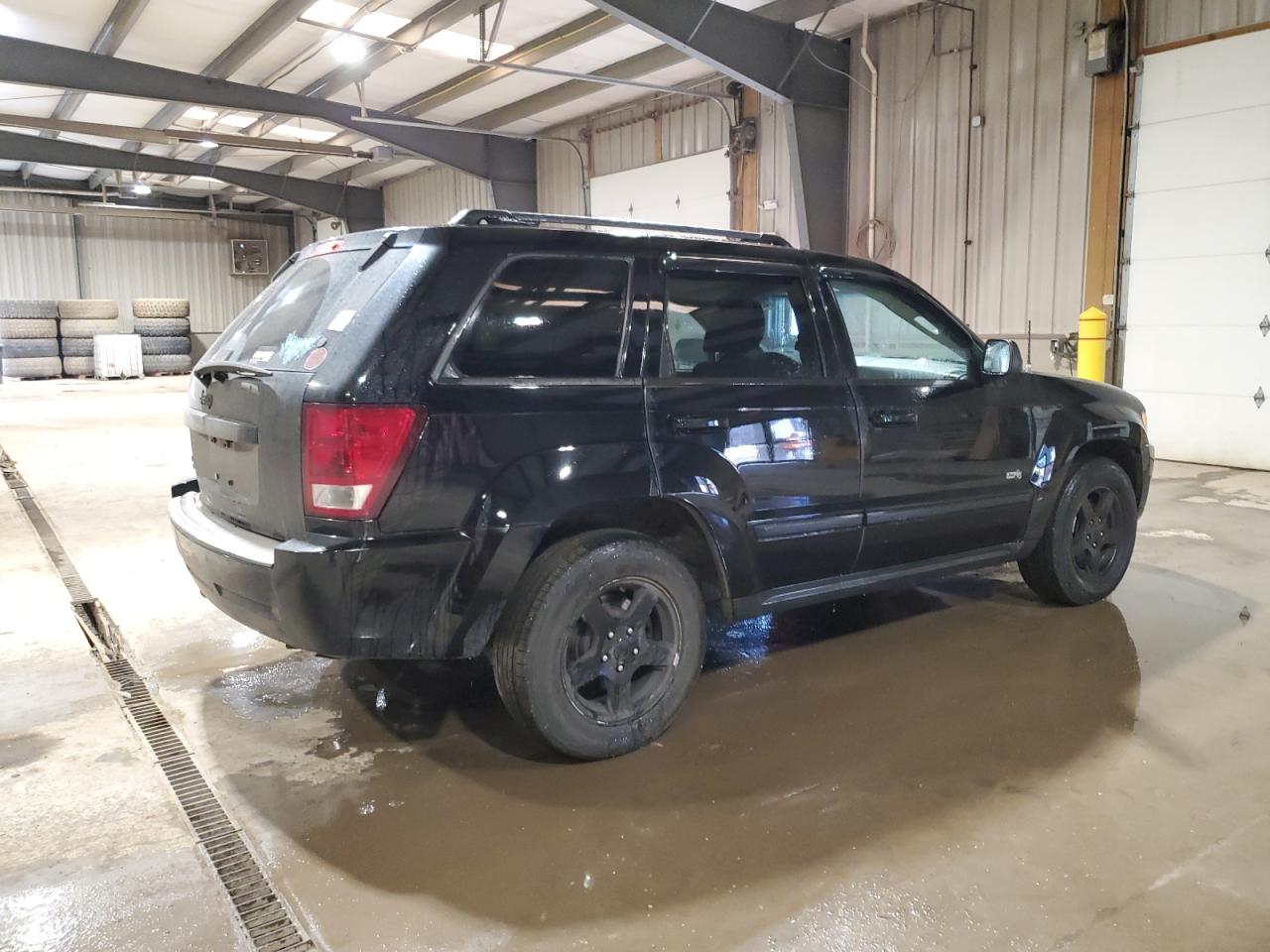 2006 Jeep Grand Cherokee - Image 3