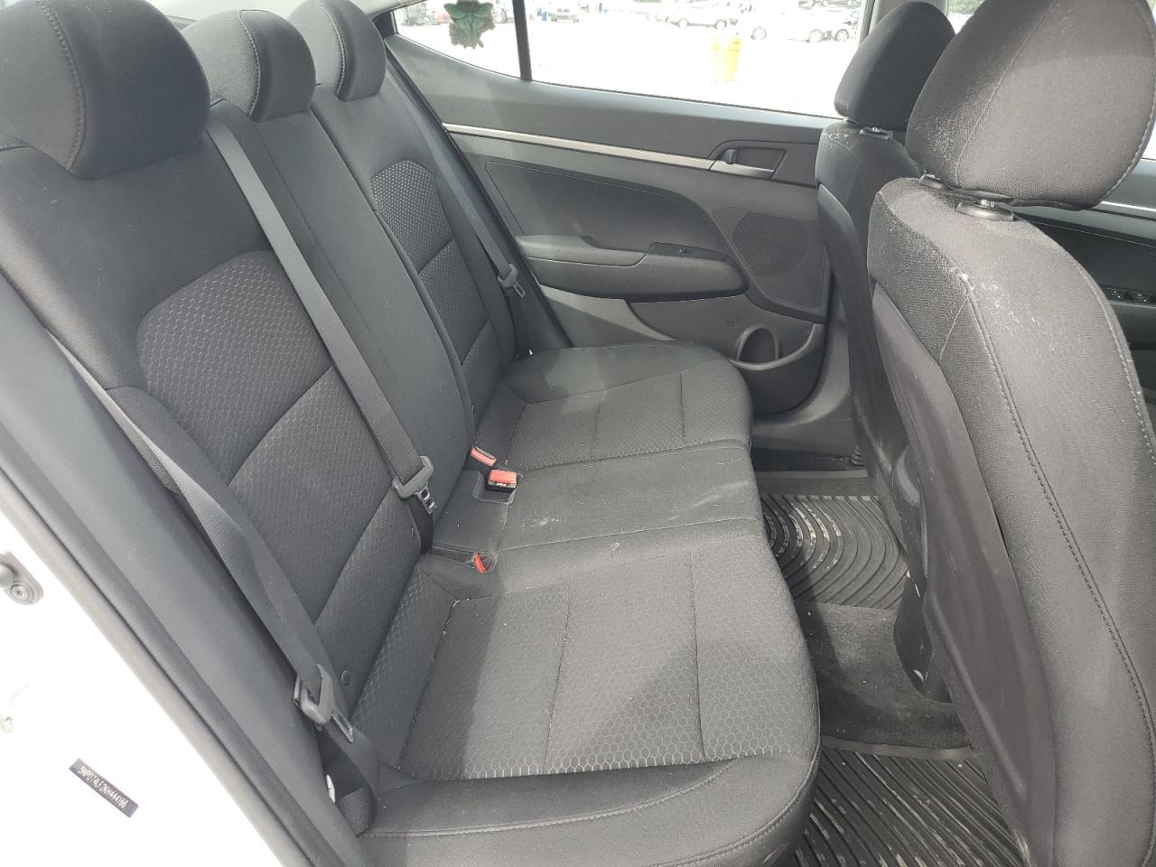 2019 Hyundai Elantra - Image 10