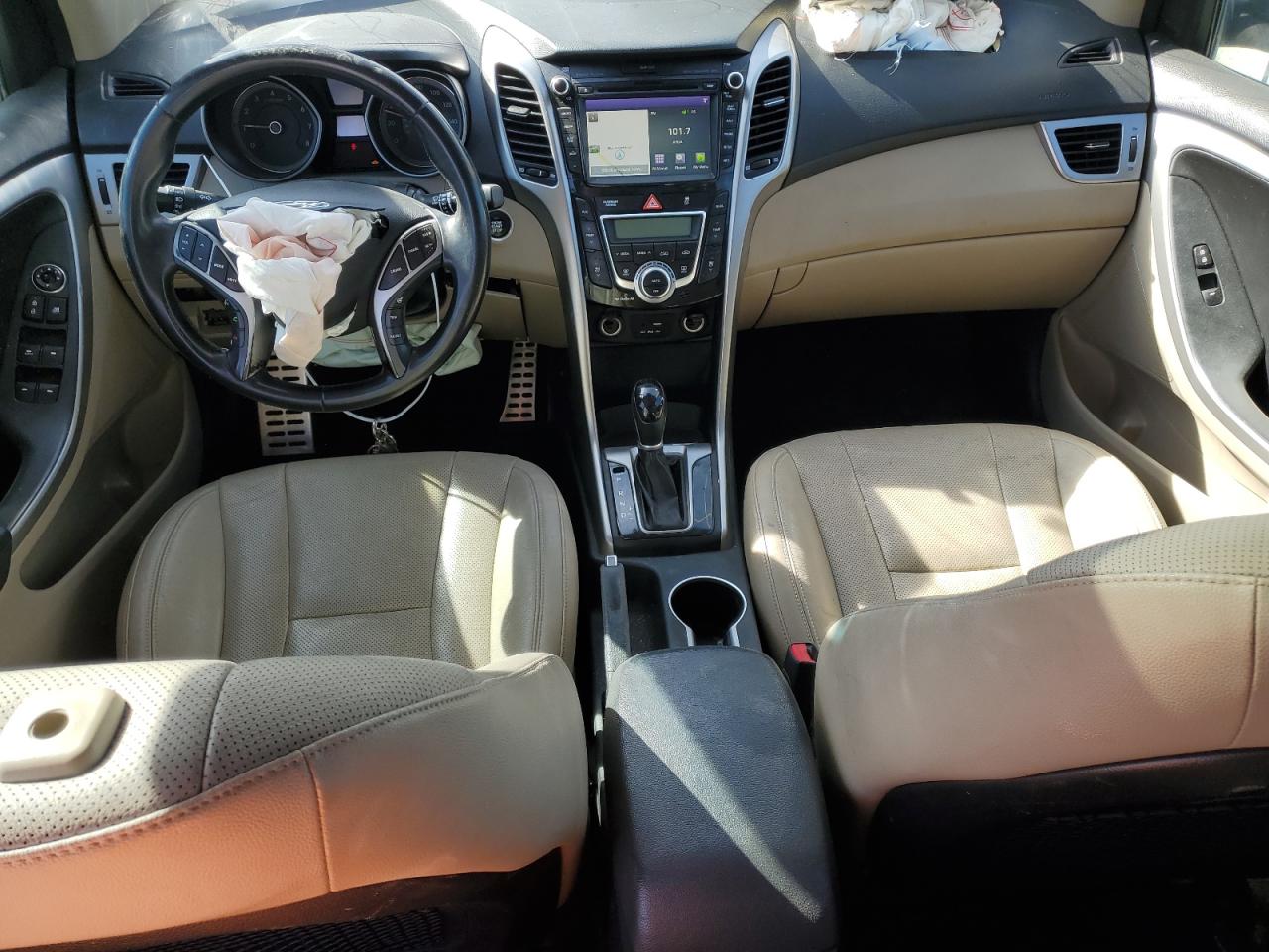 2016 Hyundai Elantra - Image 8