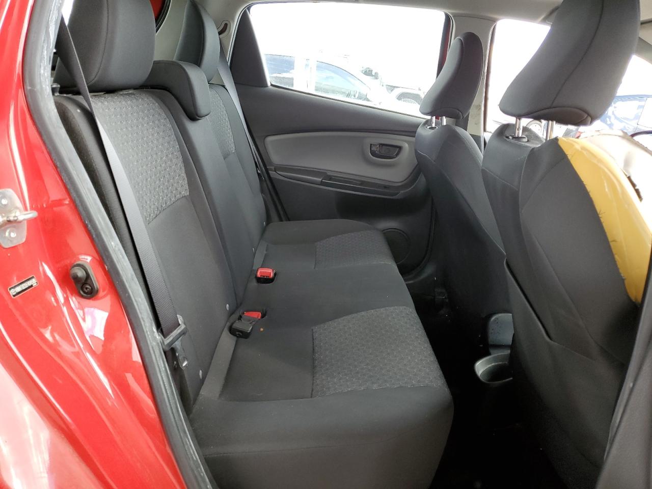 2015 Toyota Yaris - Image 10