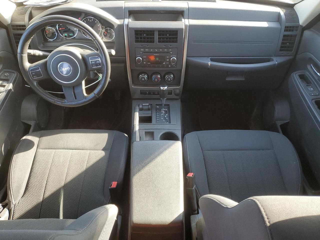 2011 Jeep Liberty (North America) - Image 8