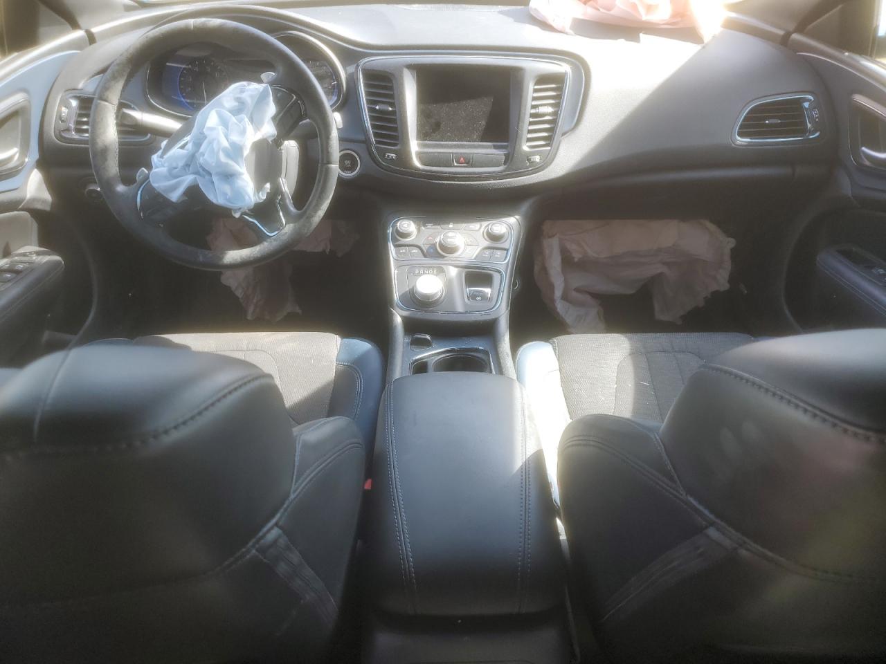2016 Chrysler 200 - Image 8
