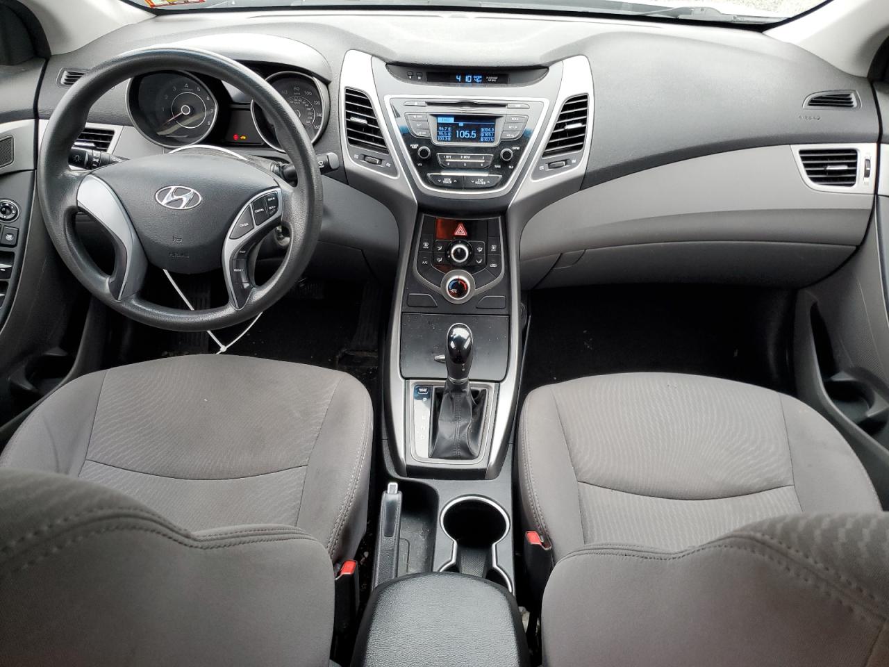 2016 Hyundai Elantra - Image 8