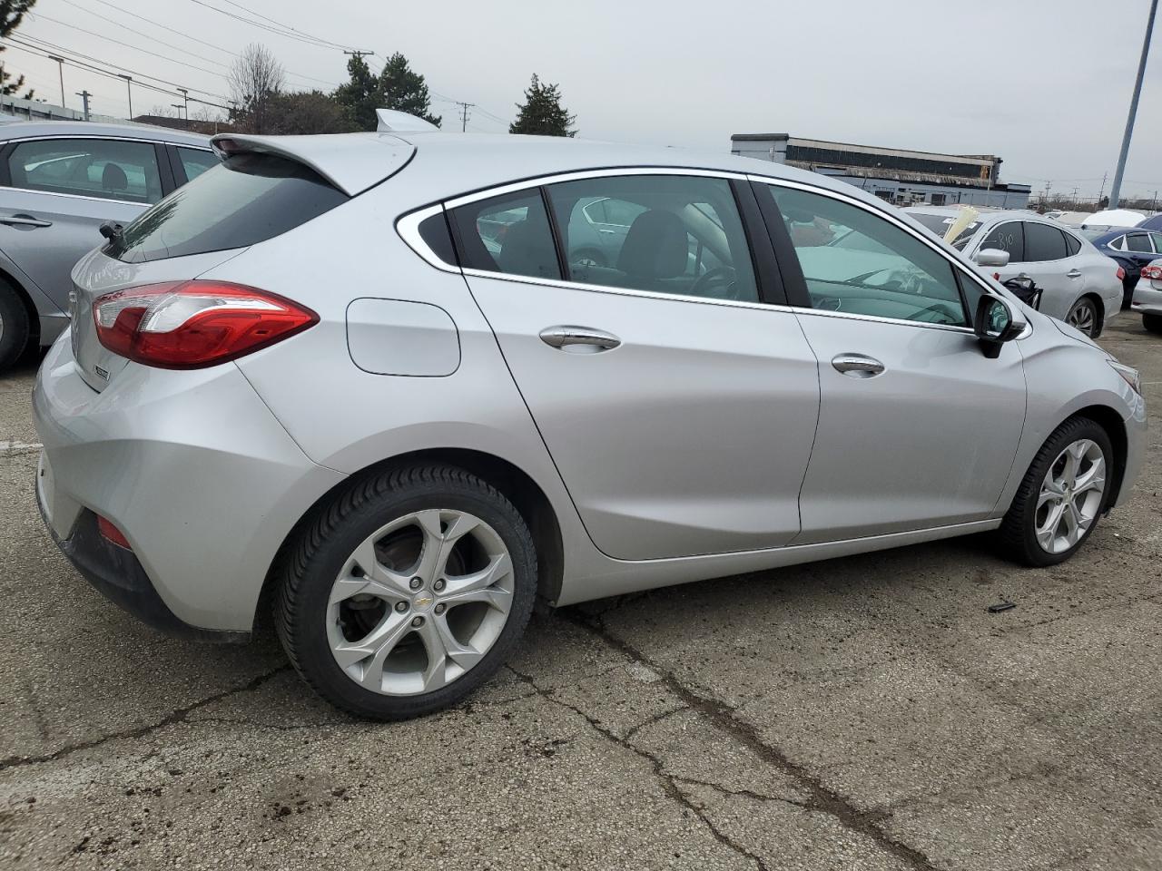 2018 Chevrolet Cruze - Image 3