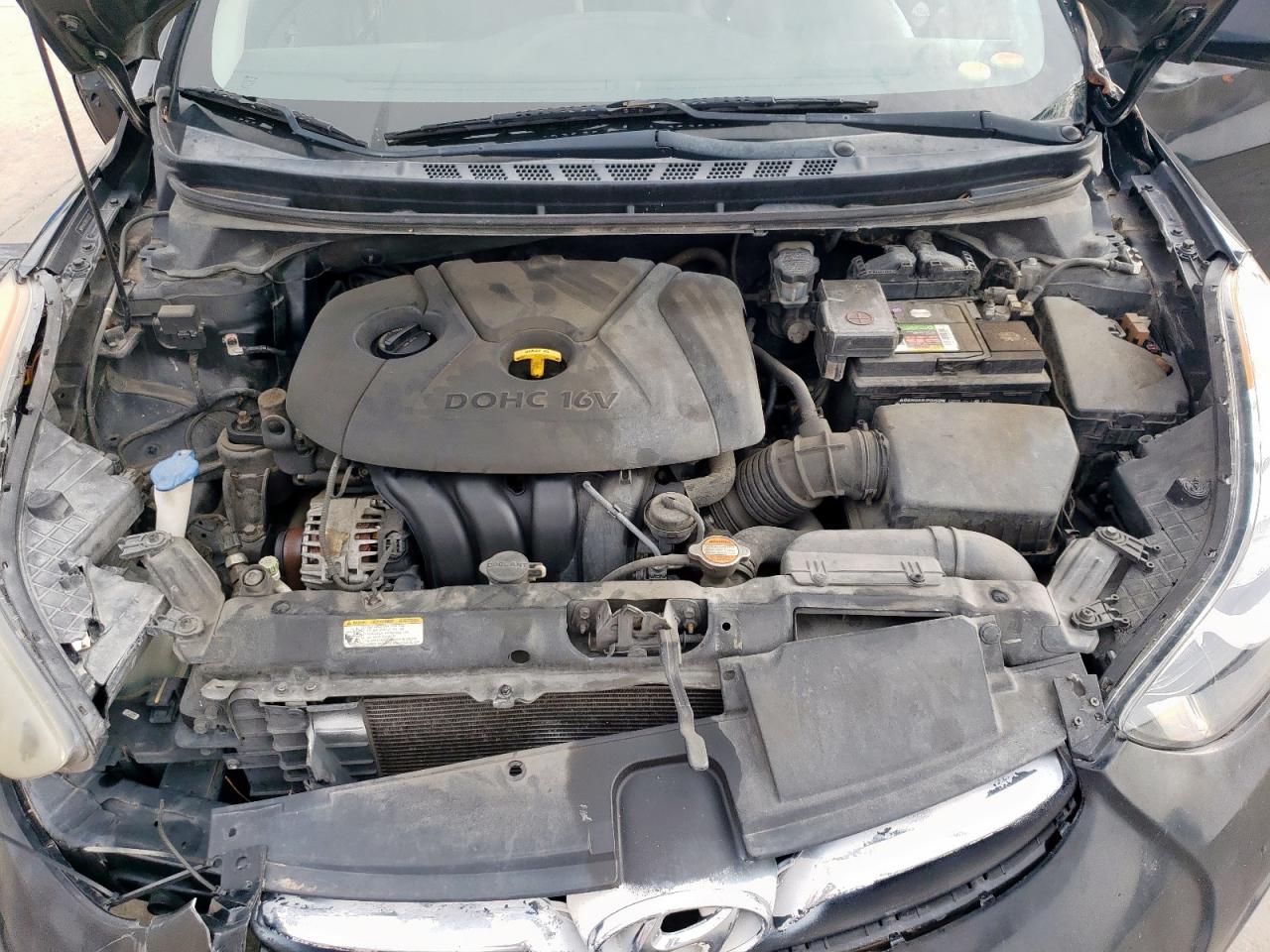 2011 Hyundai Elantra - Image 12