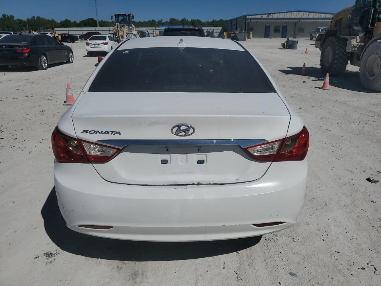 2011 Hyundai Sonata - Image 6