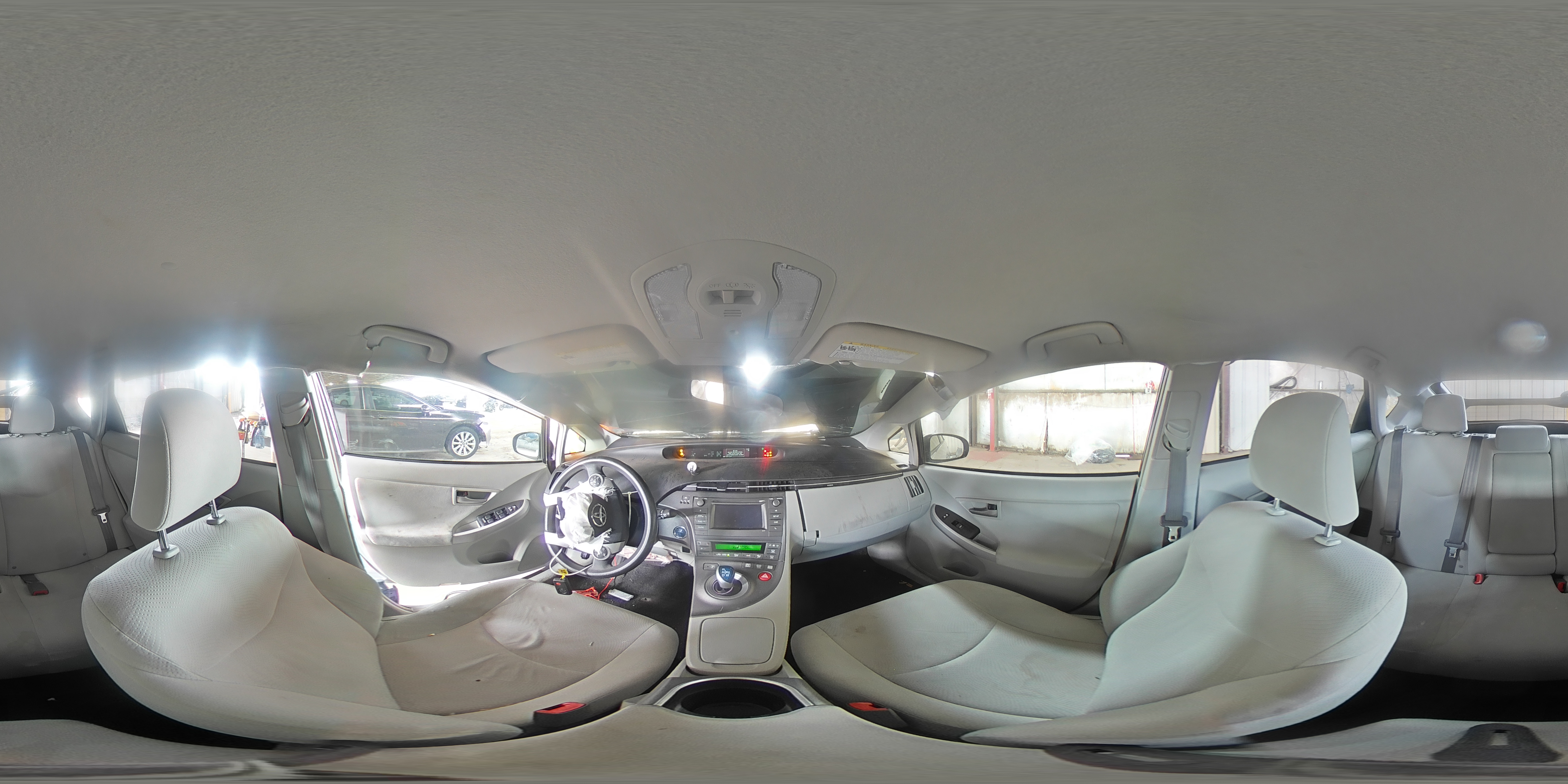 2013 Toyota Prius - Image 13