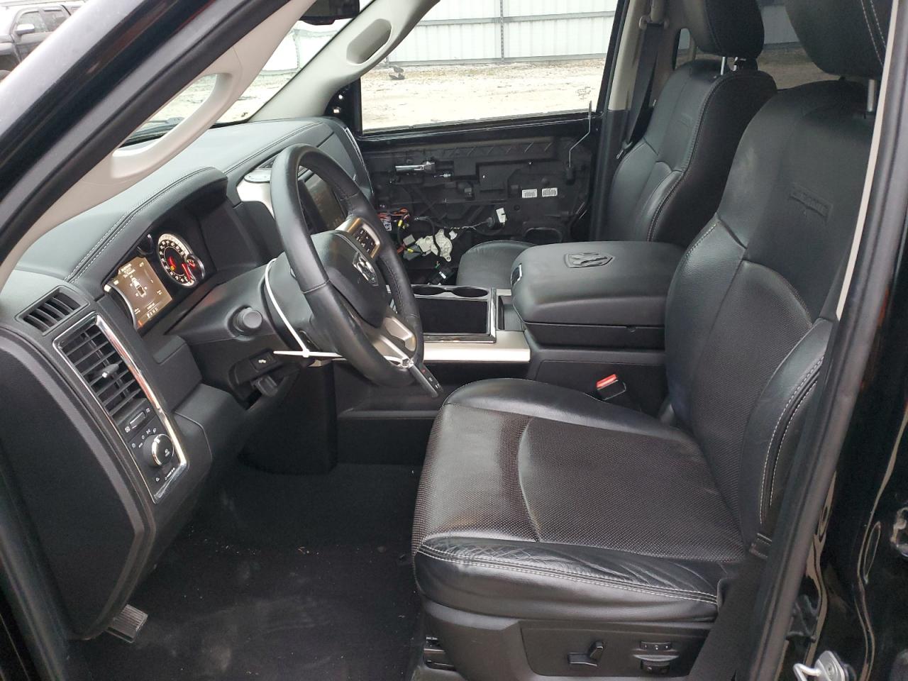 2014 RAM 1500 - Image 7