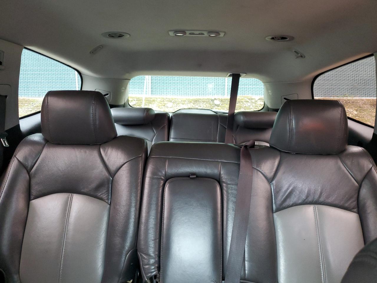 2010 Chevrolet Traverse - Image 10
