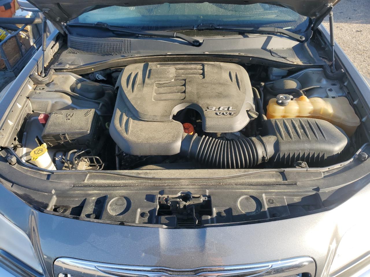 2012 Chrysler 300 - Image 11