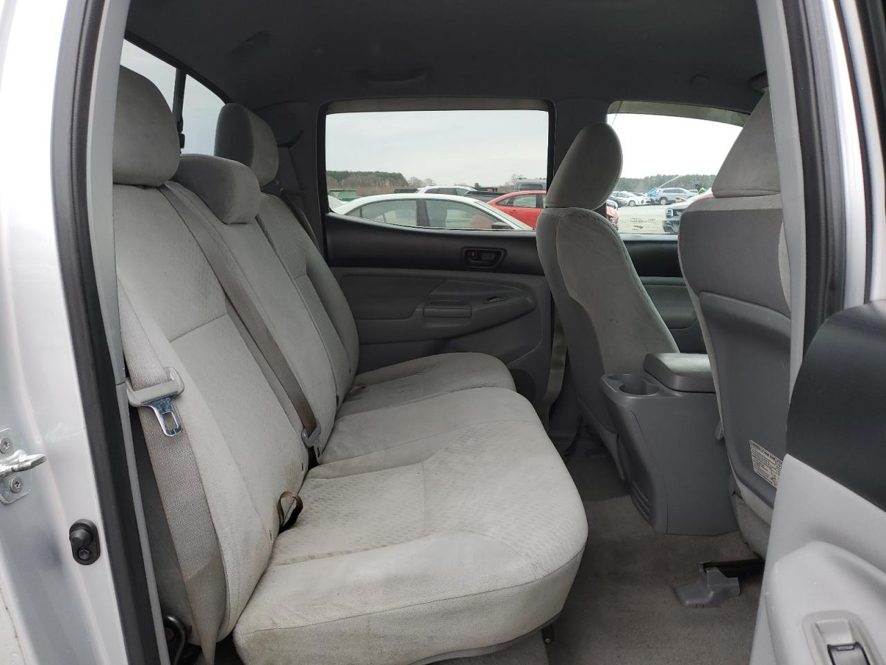 2011 Toyota Tacoma - Image 10