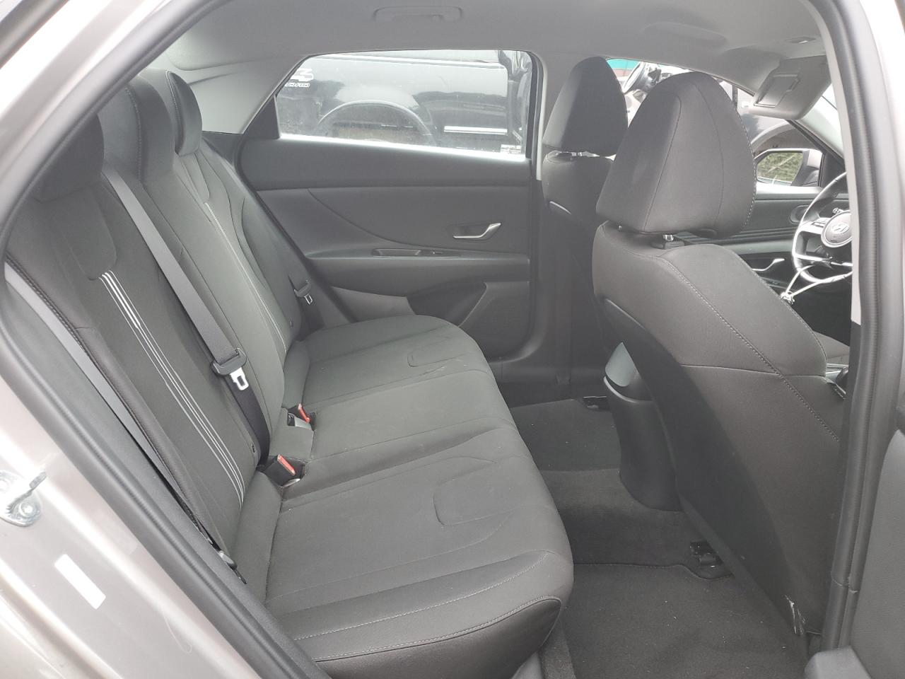 2021 Hyundai Elantra - Image 10