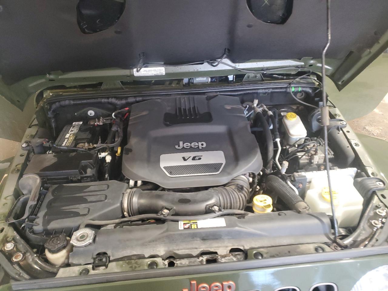 2016 Jeep Wrangler - Image 12