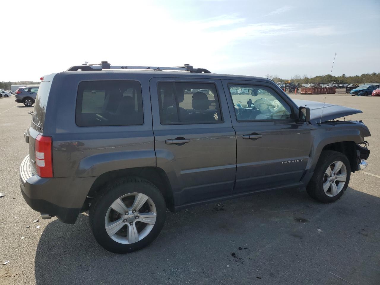 2014 Jeep Liberty (Patriot) - Image 3