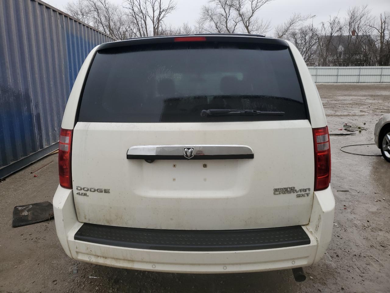 2010 Dodge Caravan - Image 6
