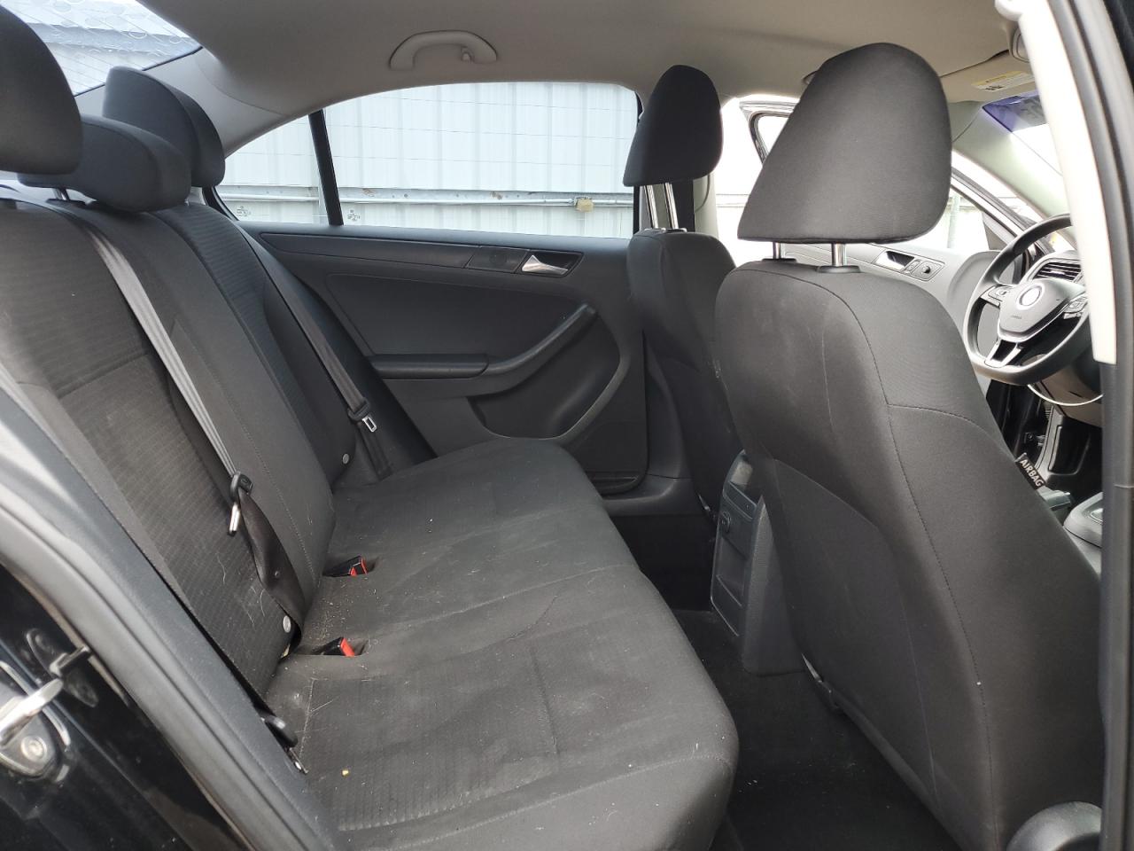 2016 Volkswagen Jetta - Image 10