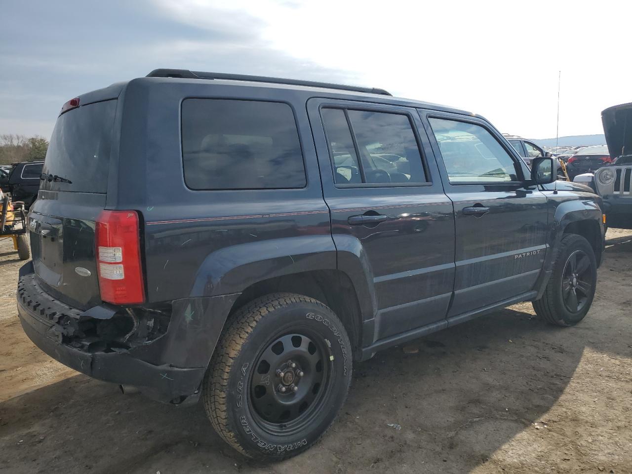 2014 Jeep Liberty (Patriot) - Image 3
