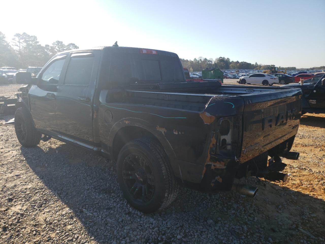 2016 RAM 1500 - Image 2