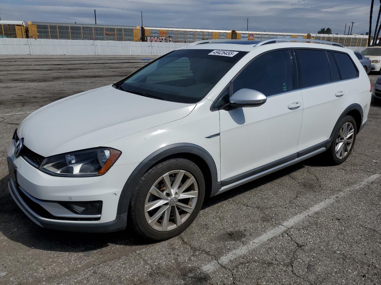 2017 Volkswagen Golf - Image 1