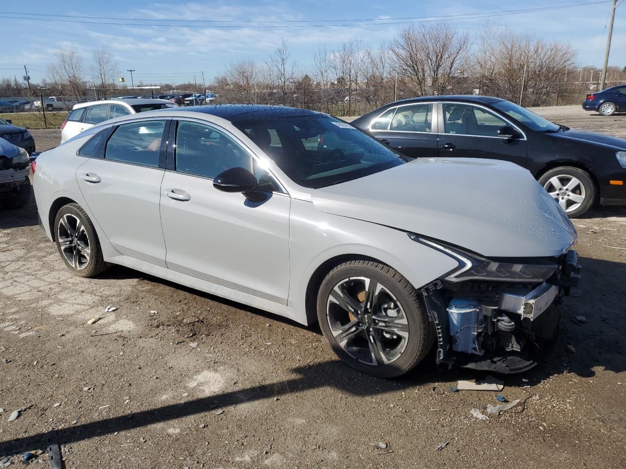 2022 Kia K5 - Image 4