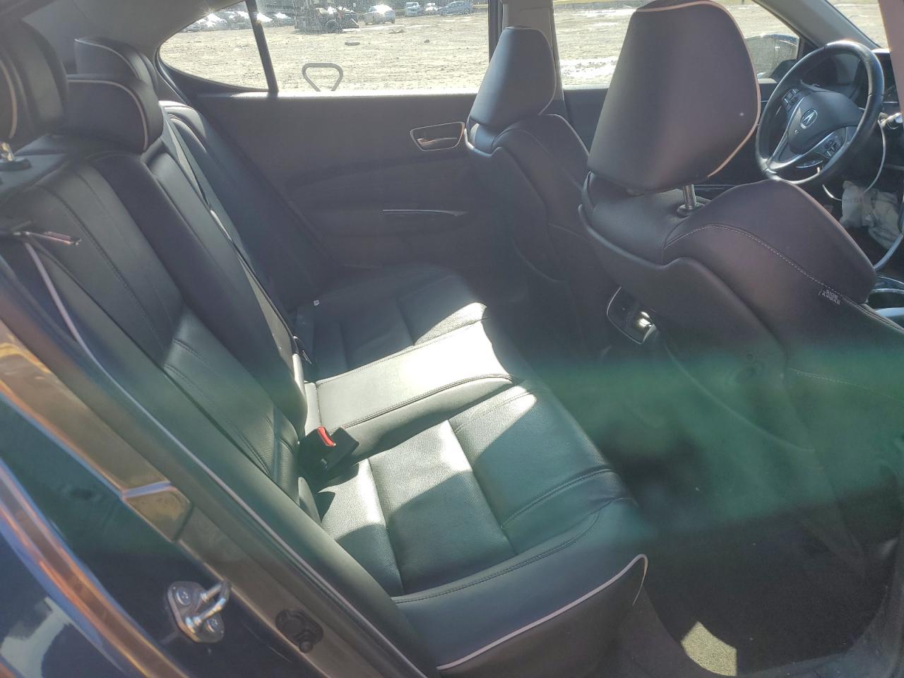 2018 Acura TLX - Image 10
