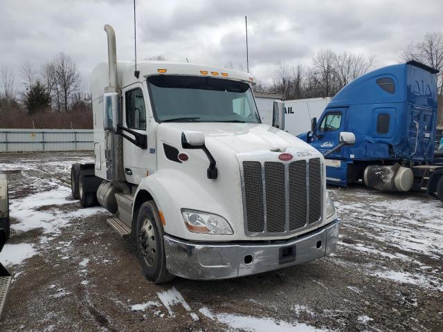 2017 PETERBILT 579 SEMI TRUCK