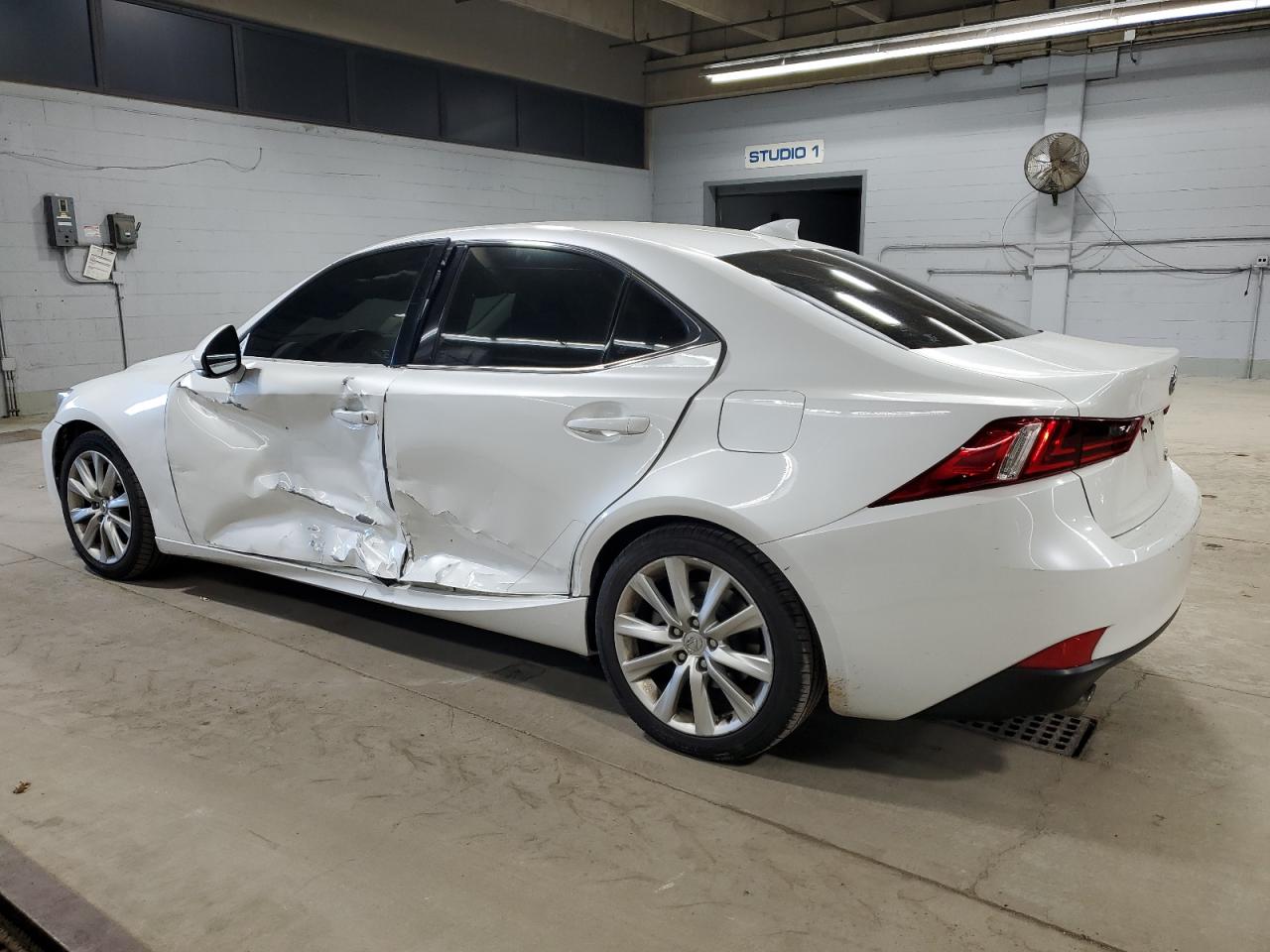 2015 Lexus IS - Image 2