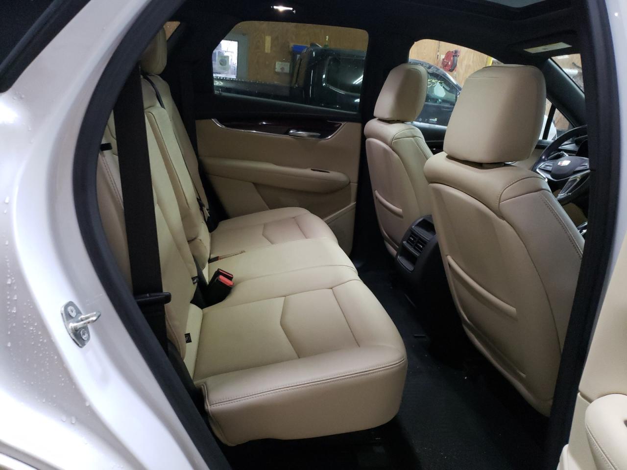 2018 Cadillac XT5 - Image 11