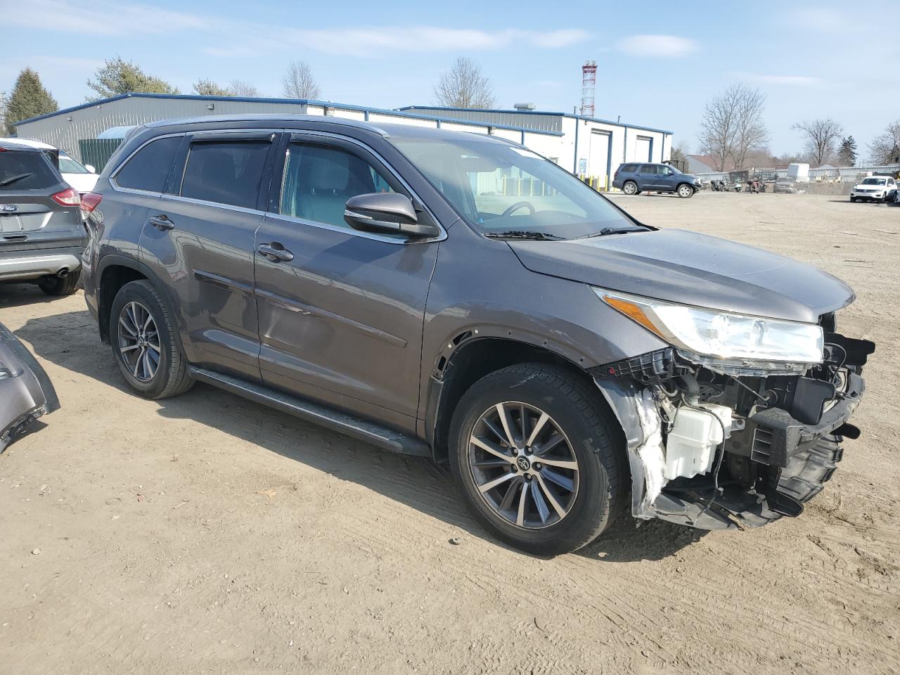 2017 Toyota Highlander - Image 4