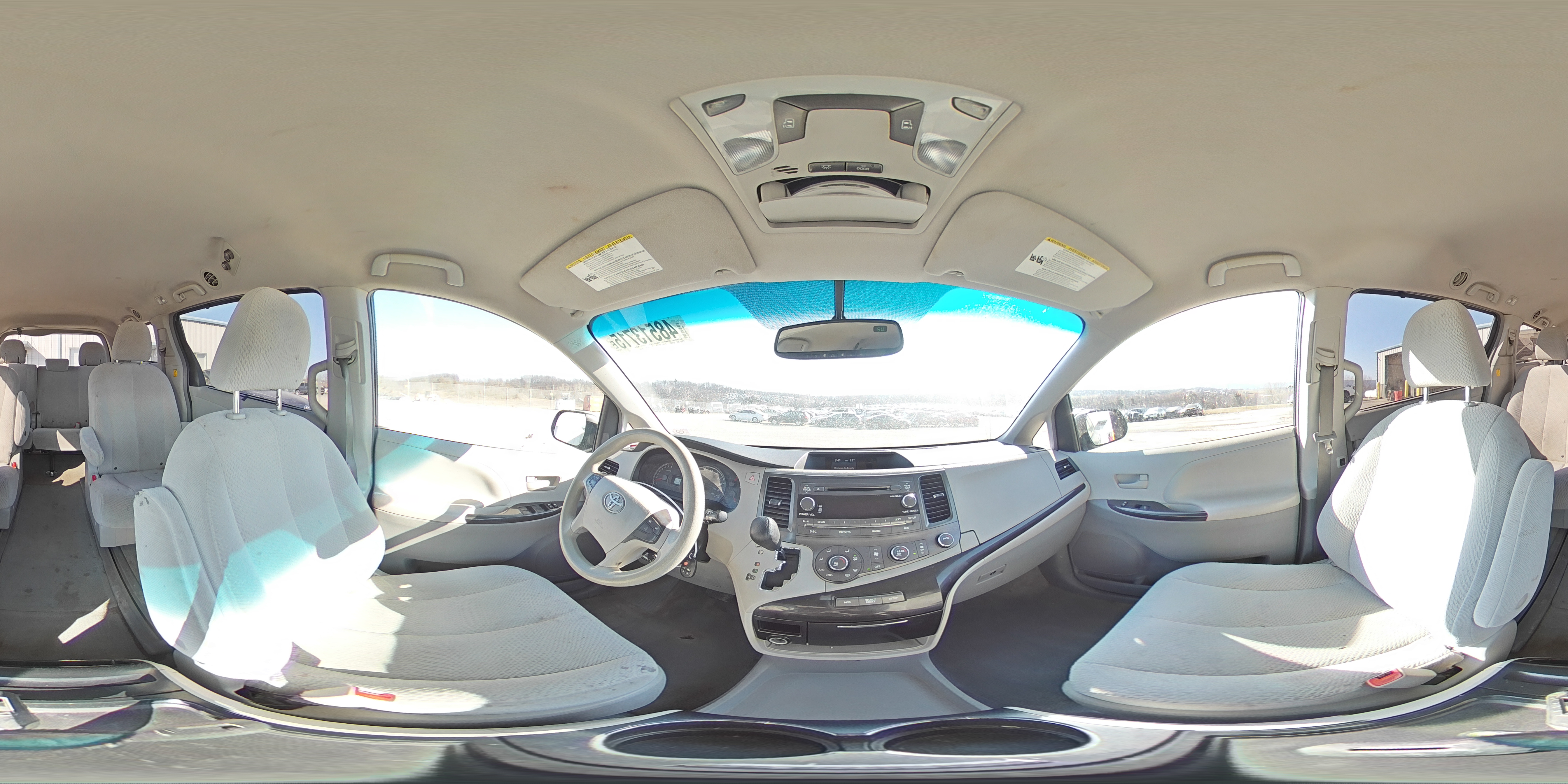 2012 Toyota Sienna - Image 13