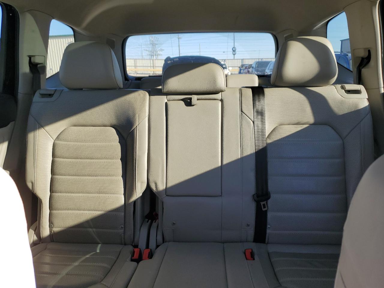 2018 Volkswagen Atlas - Image 10