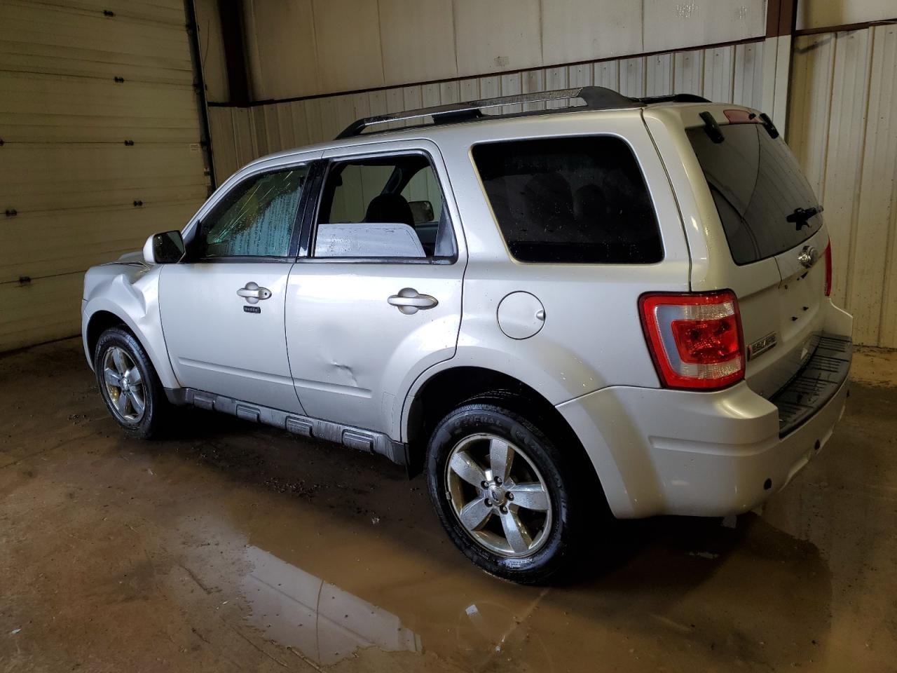 2010 Ford Escape - Image 2