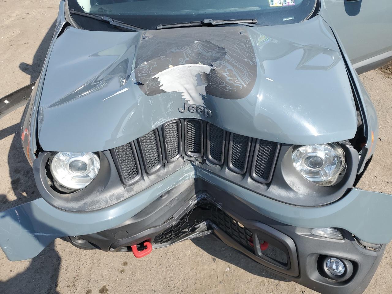 2017 Jeep Renegade - Image 12