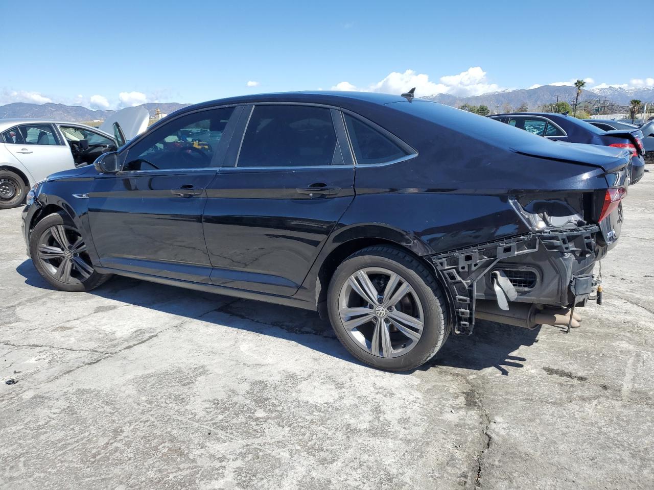 2019 Volkswagen Jetta - Image 2