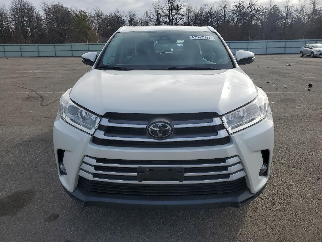 2019 Toyota Highlander - Image 5