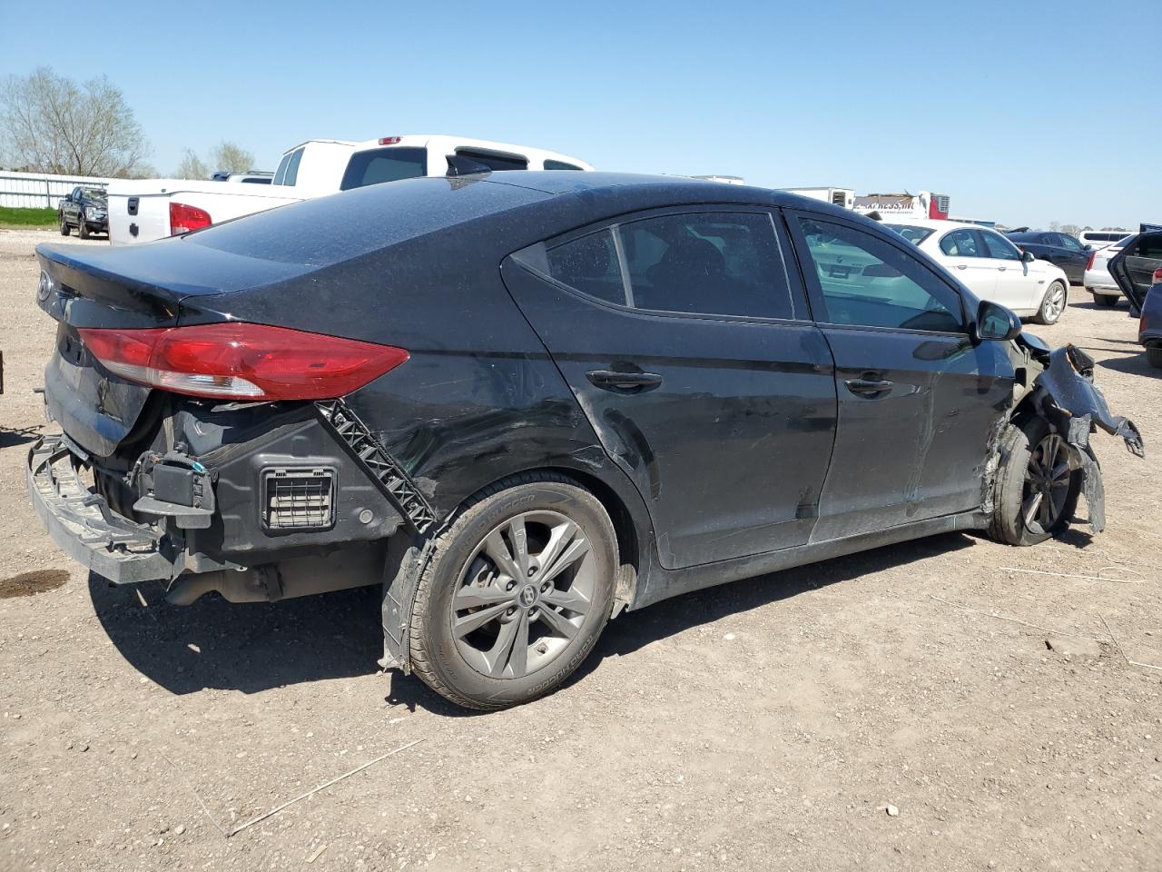 2018 Hyundai Elantra - Image 3