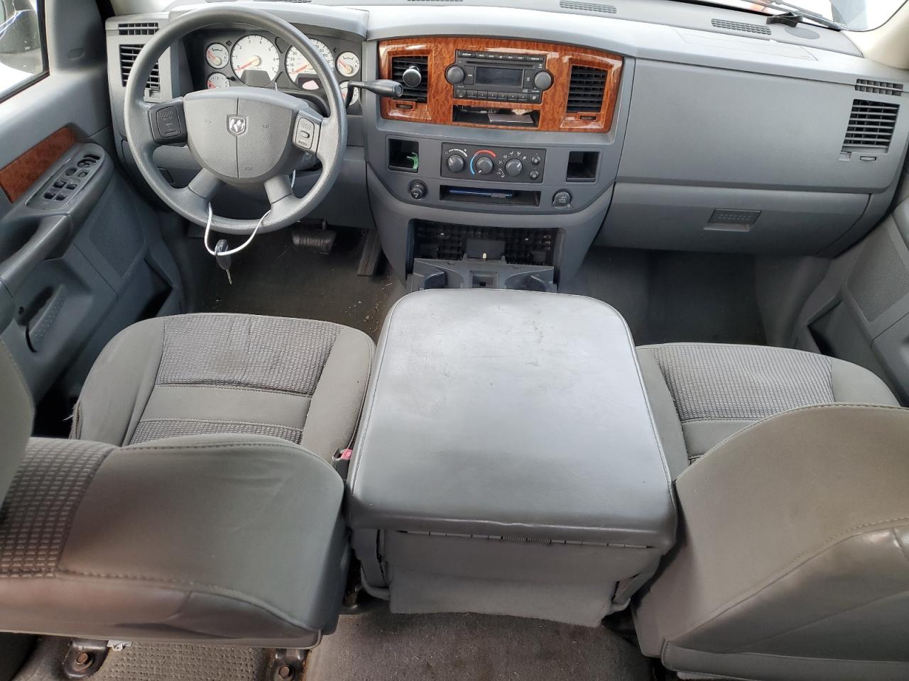 2006 Dodge RAM - Image 8