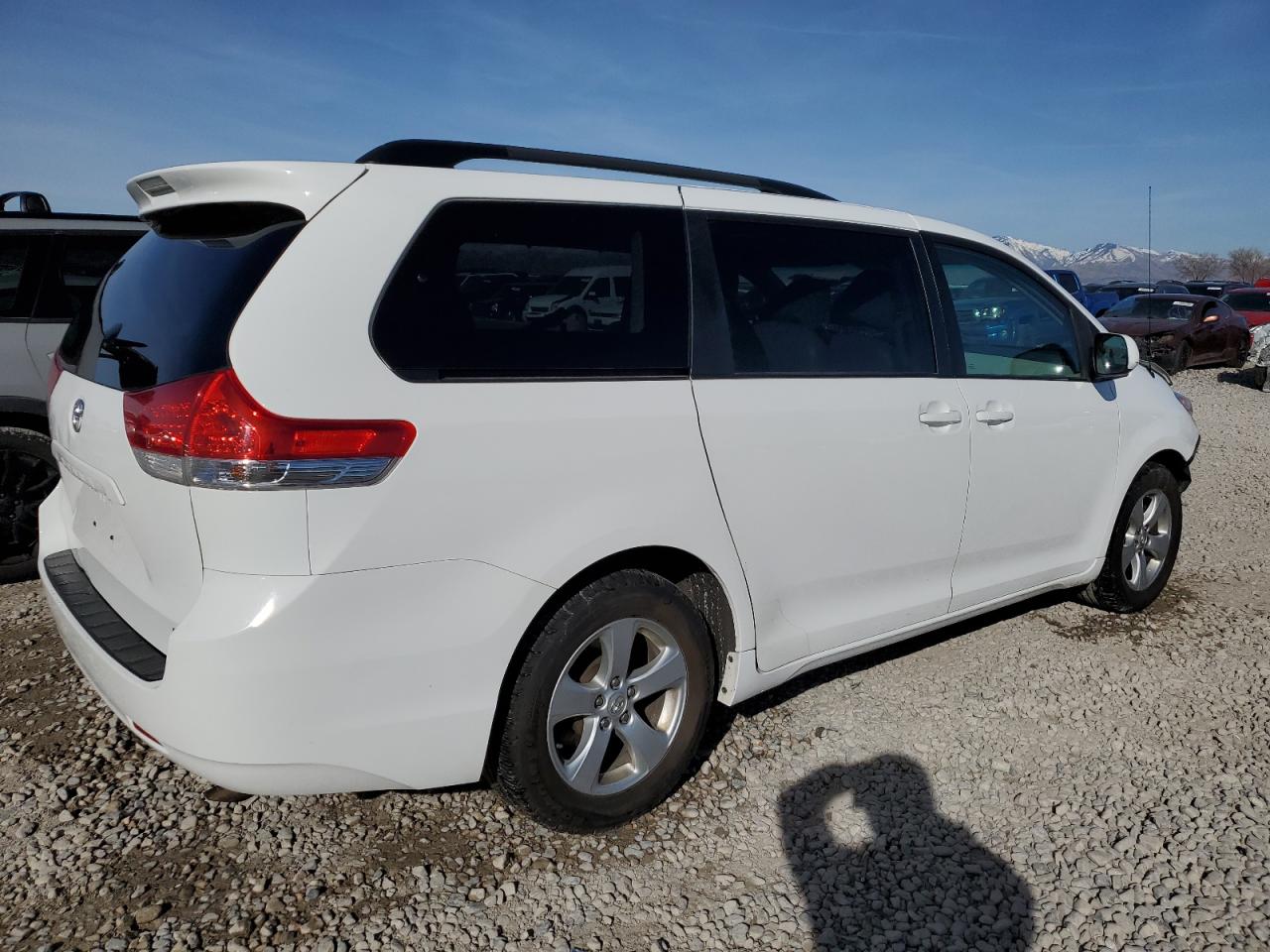 2014 Toyota Sienna - Image 3