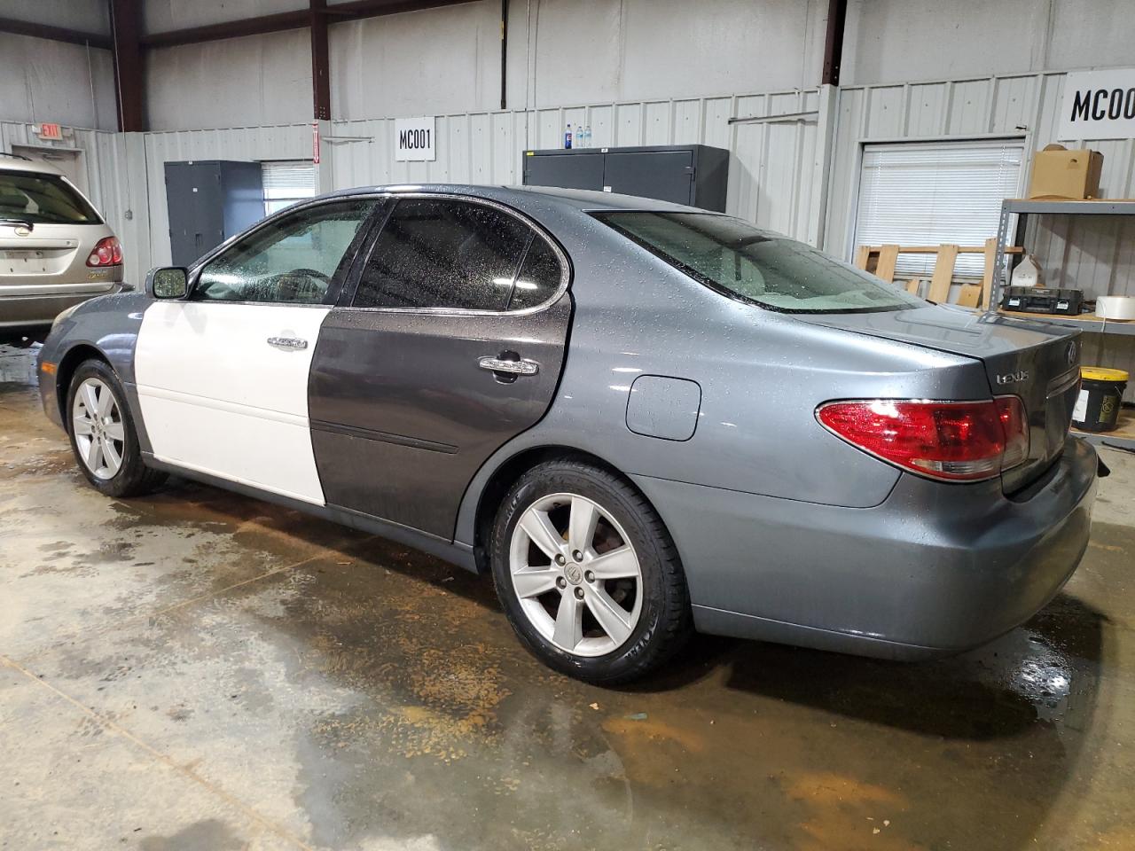 2005 Lexus ES - Image 2